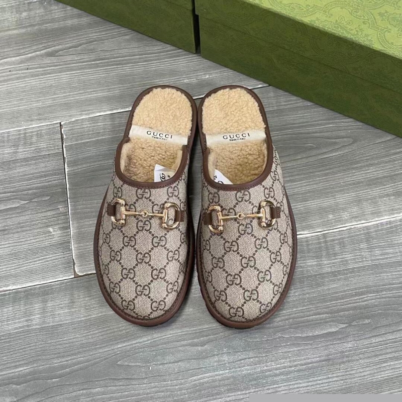 G*u*i slippers
